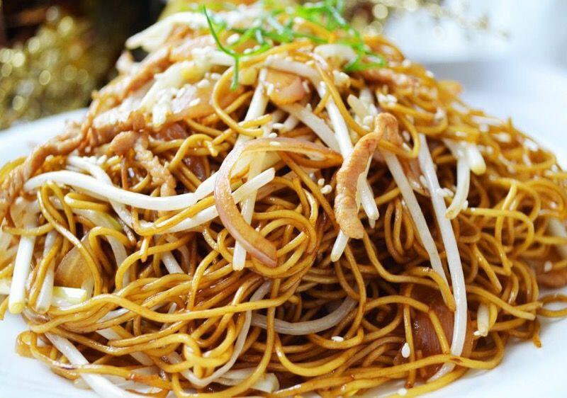 Bean Sprout with Soy Sauce Fried Noodles